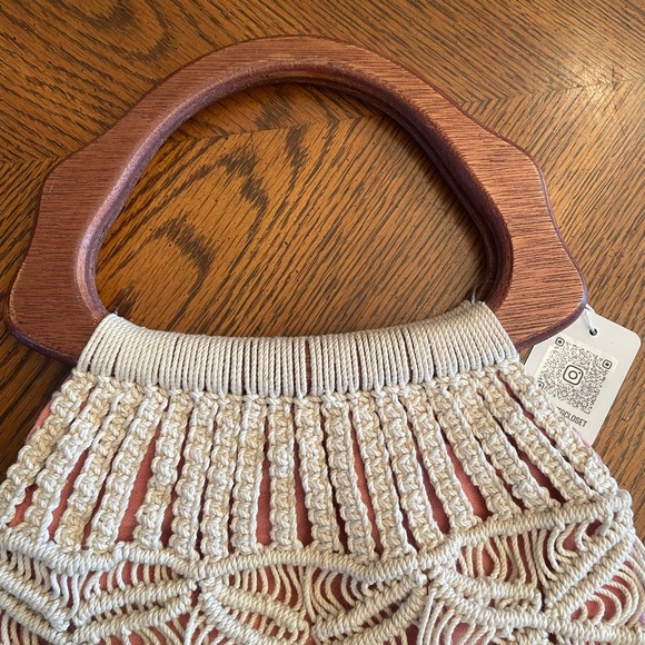 Cute Boho Crochet Bag with Wooden Handle - Picture 5 of 9